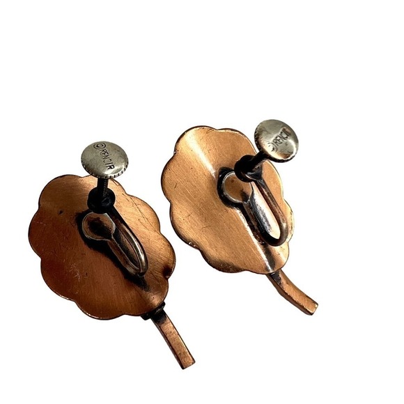 Matisse Renoir Signed Copper Metal Flower Earrings Screw Back MCM Modernist - Picture 5 of 6